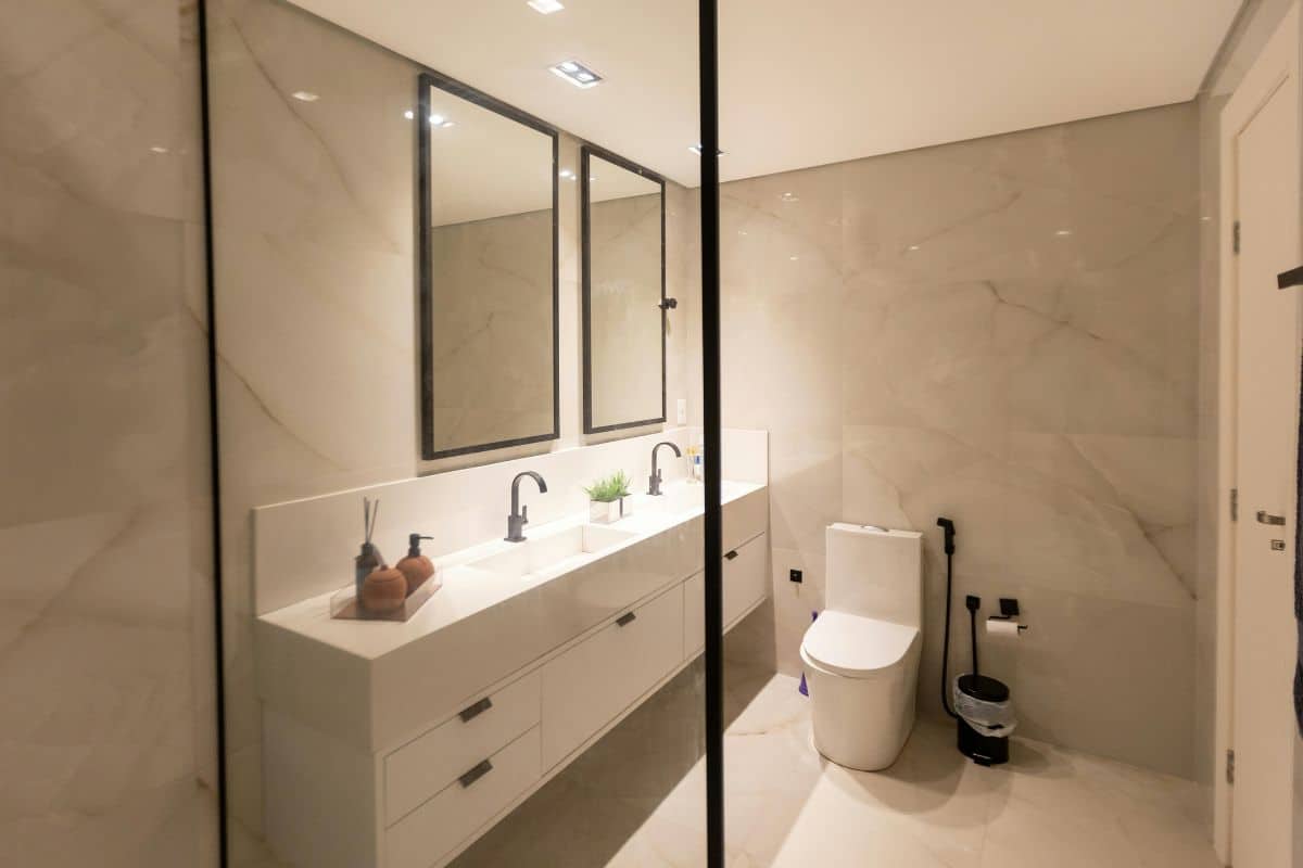 כל מה שצריך לדעת על מראות מעוצבות לאמבטיה